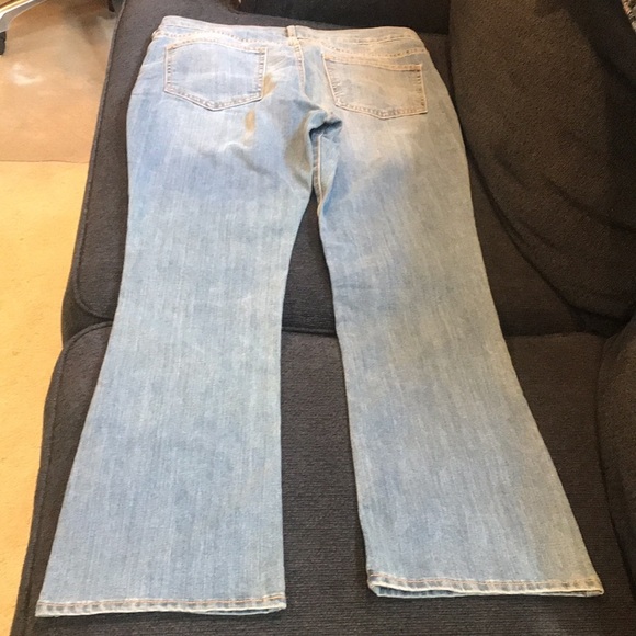 NWT Old Navy The Flirt Jeans Medium Wash Boot Cut 5 Pocket Jeans-Size-12 Short - Picture 11 of 11